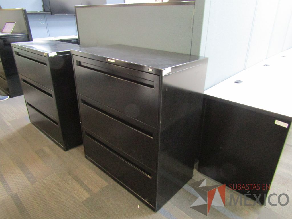 Lote 056 - Archivero horizontal metálico de 3 cajones color negro - Imagen 3