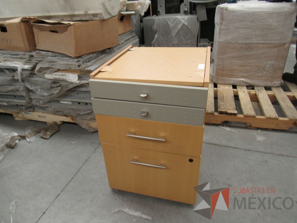 Lote 001 - Gabinete alto con 5 cajones y 2 puertas y Archivero vertical con 4 cajones - Imagen 11