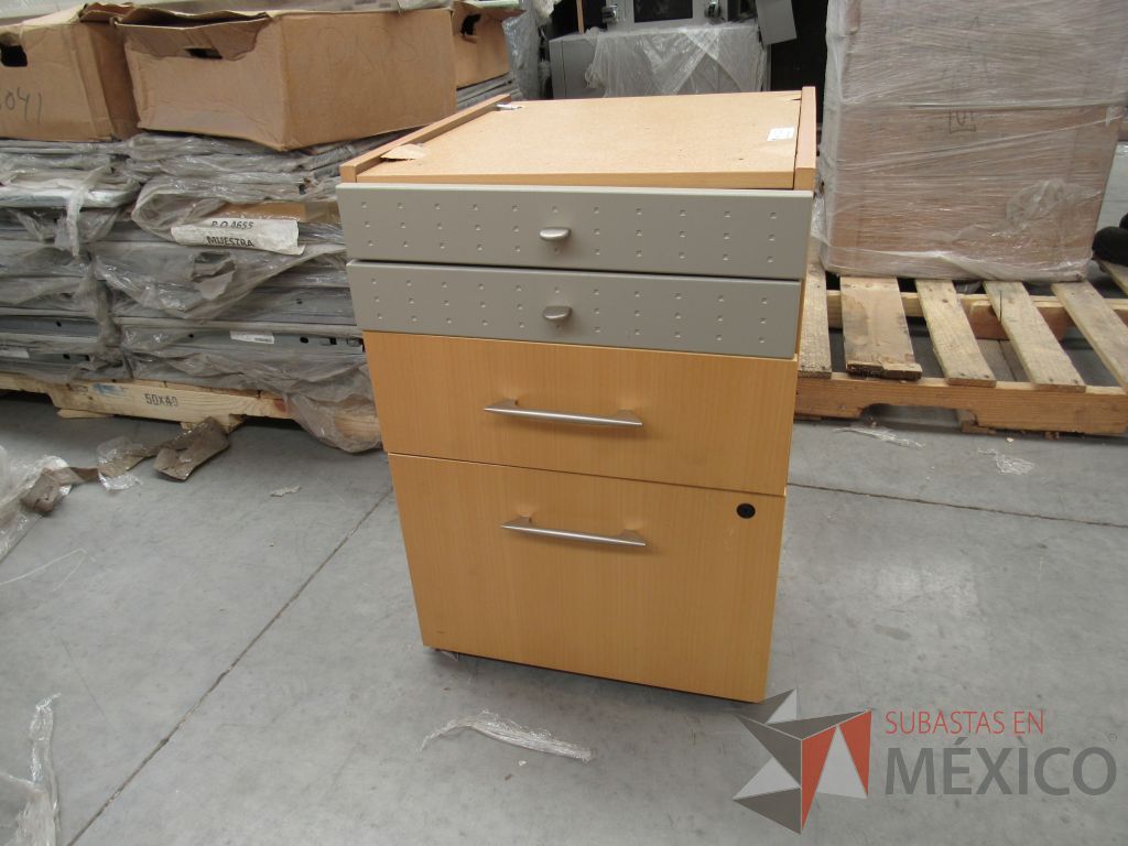 Lote 001 - Gabinete alto con 5 cajones y 2 puertas y Archivero vertical con 4 cajones - Imagen 12