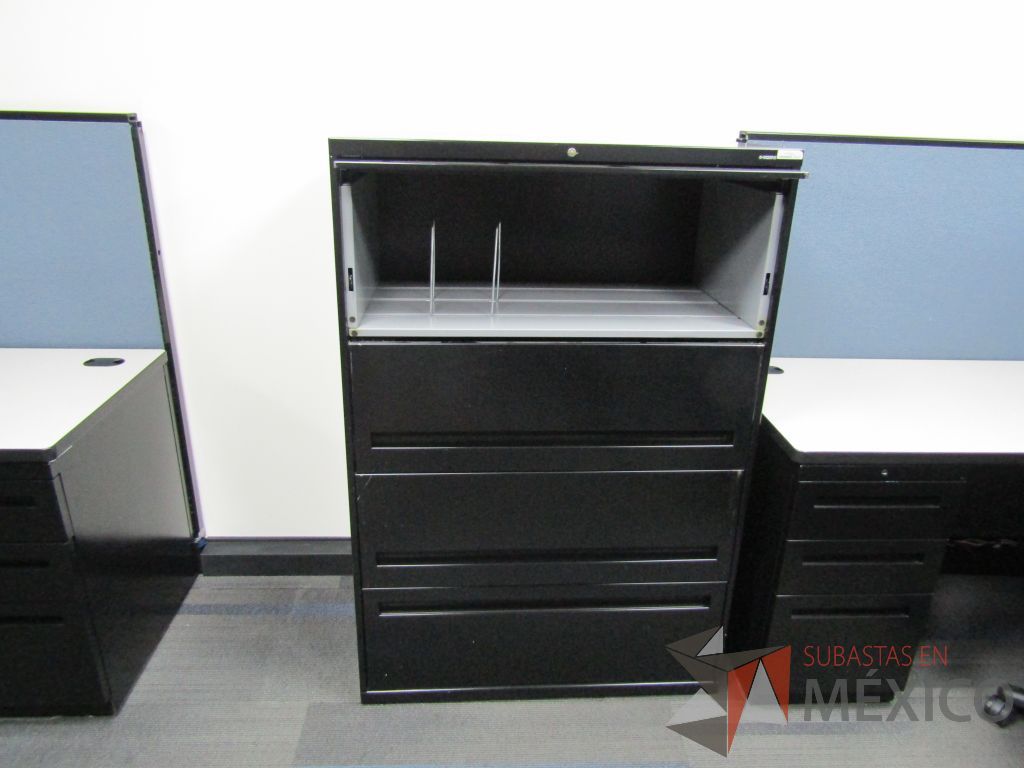 Lote 133 - Archivero horizontal metálico de 3 cajones y 1 gavetas color negro - Imagen 3