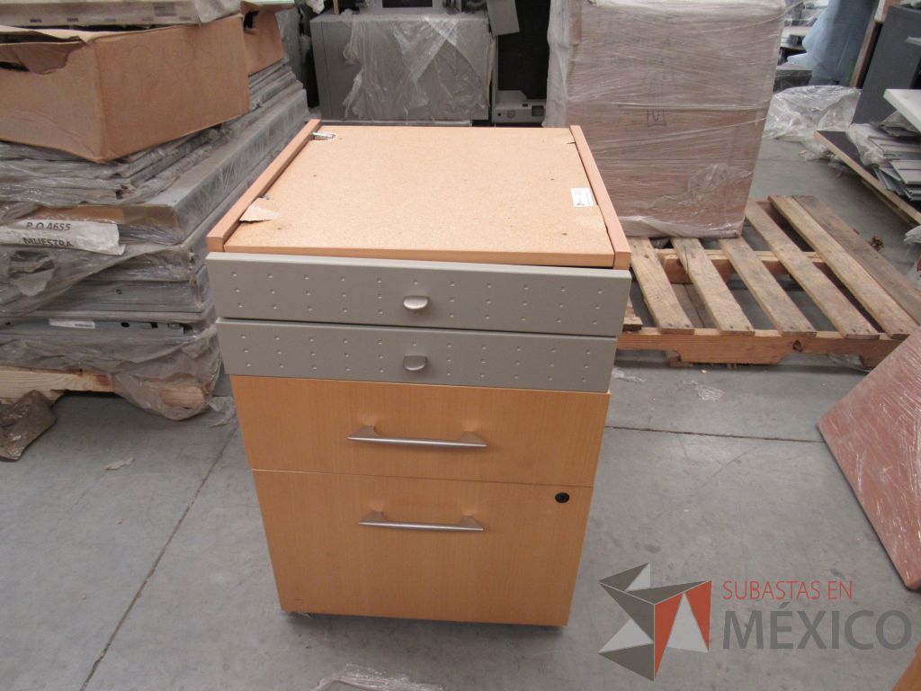 Lote 001 - Gabinete alto con 5 cajones y 2 puertas y Archivero vertical con 4 cajones - Imagen 15