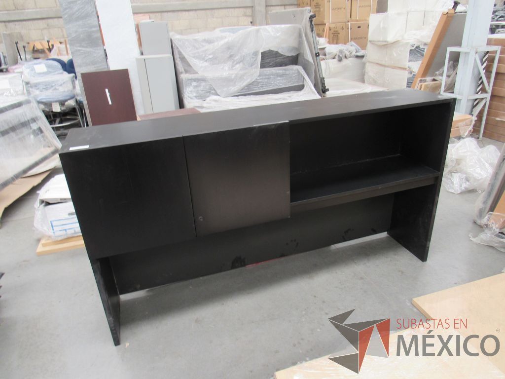 Lote 057 - Gabinete superior con 2 puertas y 1 entrepaño color negro. - Imagen 5