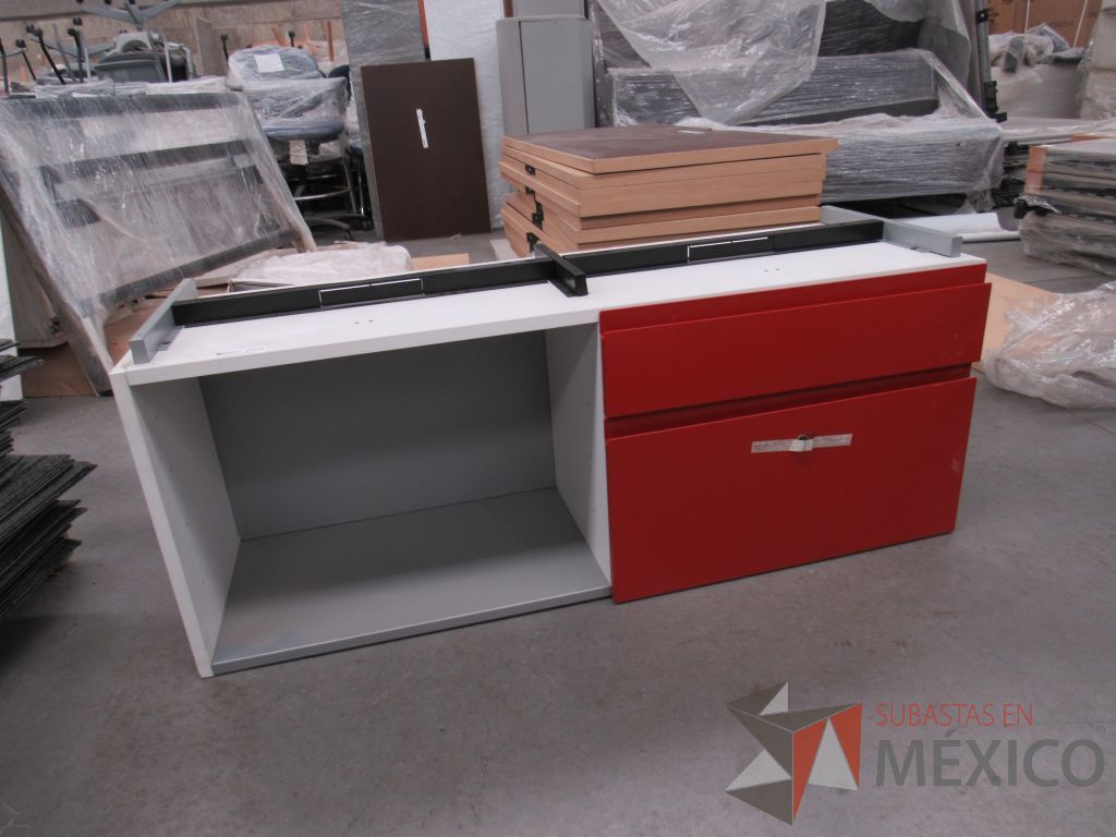 Lote 022 - Credenza con 2 cajones rojos. - Imagen 3