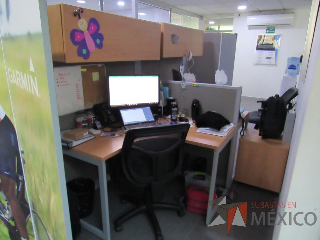 Lote 032 - Estación de trabajo para 2 personas de mampara alta color gris