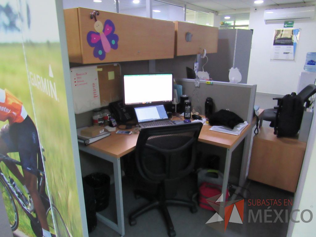 Lote 032 - Estación de trabajo para 2 personas de mampara alta color gris - Imagen 12