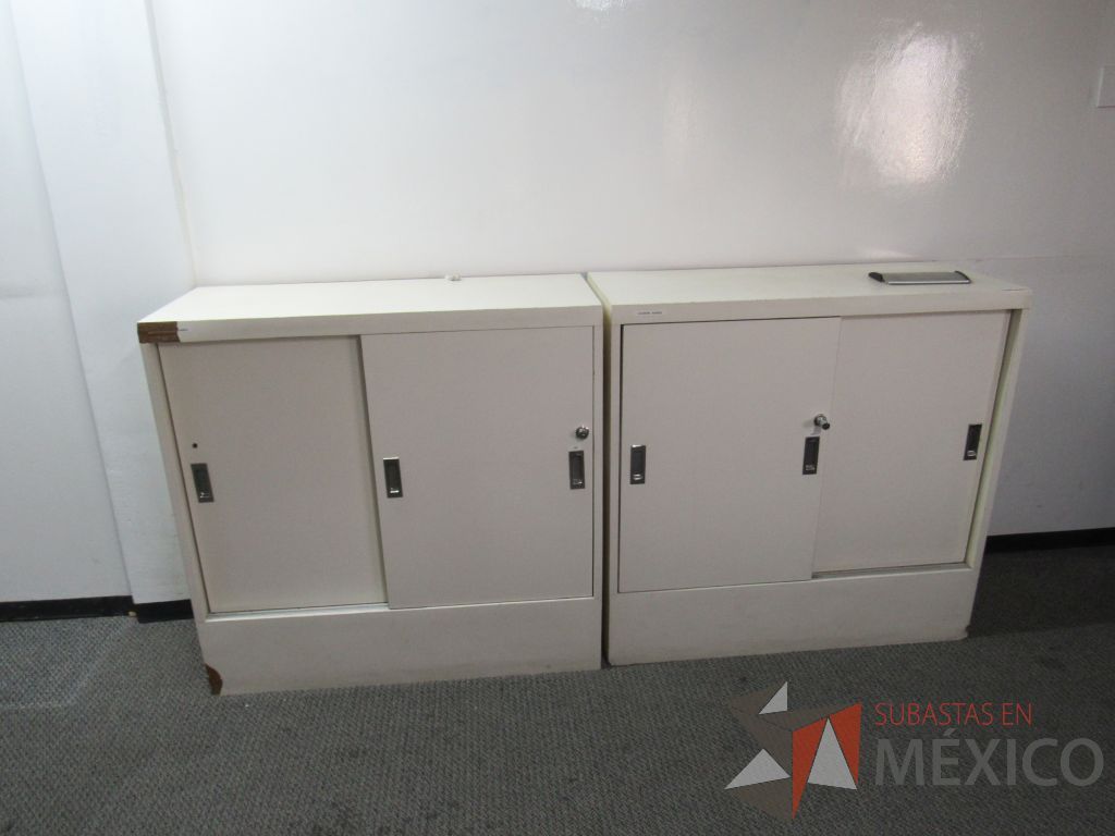 Lote 011 - Gabinete tipo madera con 2 puertas y 1 entrepaño color blanco - Imagen 7