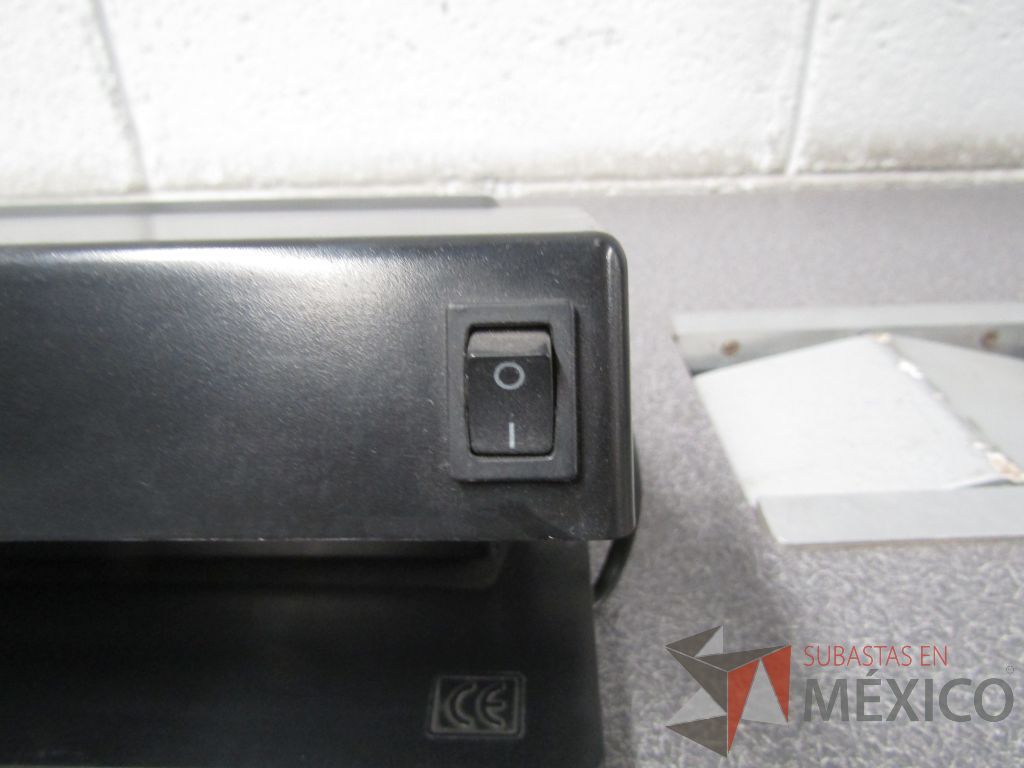 Lote 003 - Lote de 278 bienes diversos (Sillones, botiquines, trituradoras de papel, lámparas de "luz negra", loncheras metálicas...) - Imagen 142