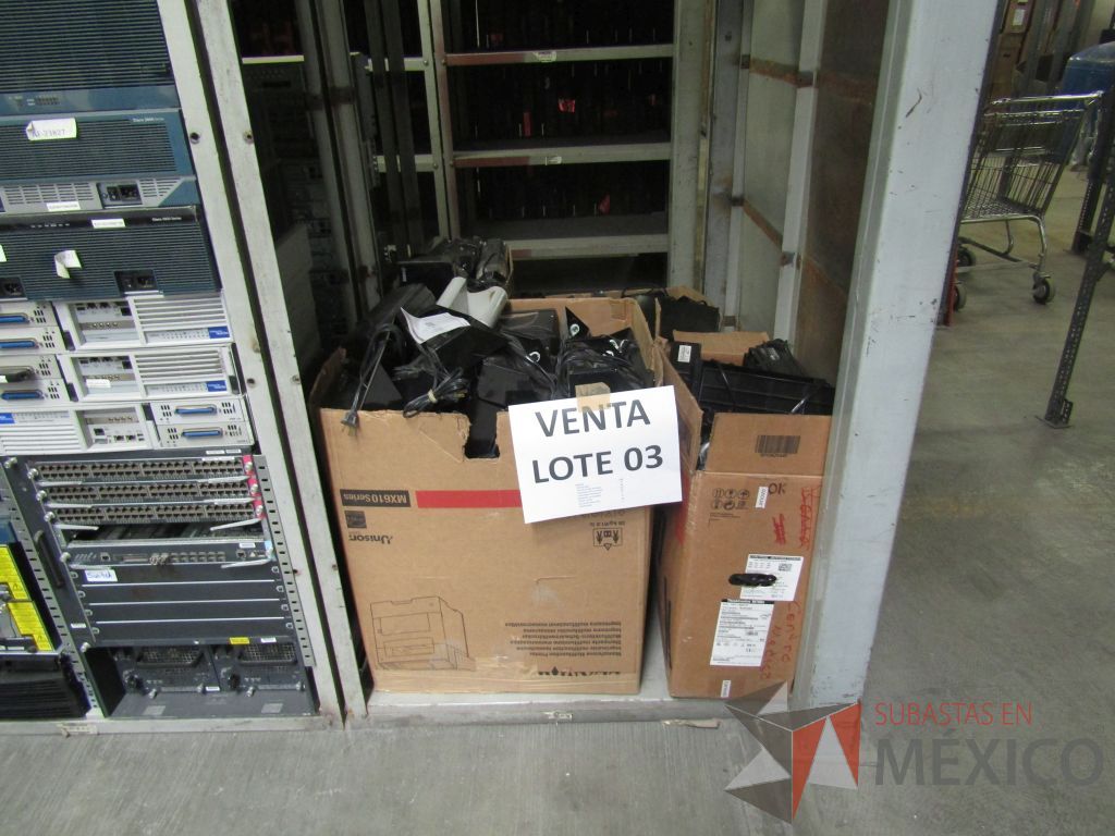 Lote 003 - Lote de 278 bienes diversos (Sillones, botiquines, trituradoras de papel, lámparas de "luz negra", loncheras metálicas...) - Imagen 139