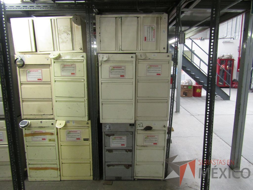 Lote 004 - Lote de 250 bienes diversos, aprox., (Cajoneras temporizadas, archiveros, artículos metálicos y de madera) - Imagen 103