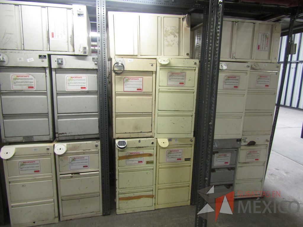 Lote 004 - Lote de 250 bienes diversos, aprox., (Cajoneras temporizadas, archiveros, artículos metálicos y de madera) - Imagen 101