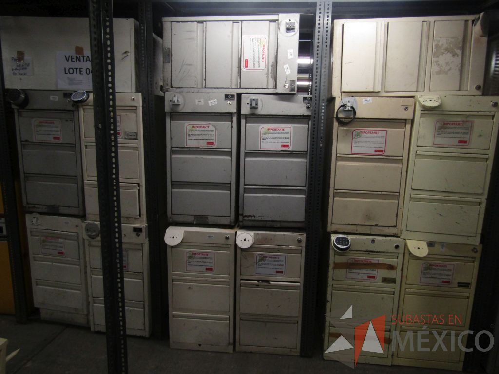 Lote 004 - Lote de 250 bienes diversos, aprox., (Cajoneras temporizadas, archiveros, artículos metálicos y de madera) - Imagen 100