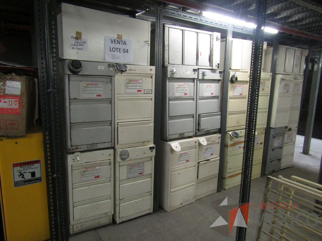 Lote 004 - Lote de 250 bienes diversos, aprox., (Cajoneras temporizadas, archiveros, artículos metálicos y de madera) - Imagen 92