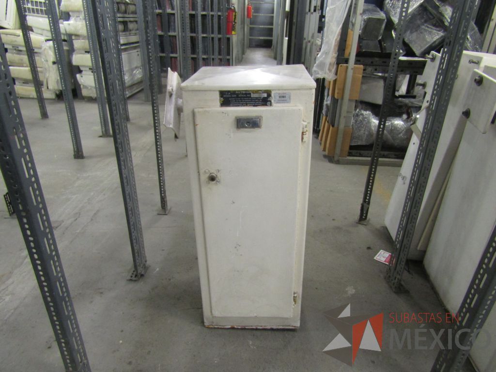 Lote 004 - Lote de 250 bienes diversos, aprox., (Cajoneras temporizadas, archiveros, artículos metálicos y de madera) - Imagen 90