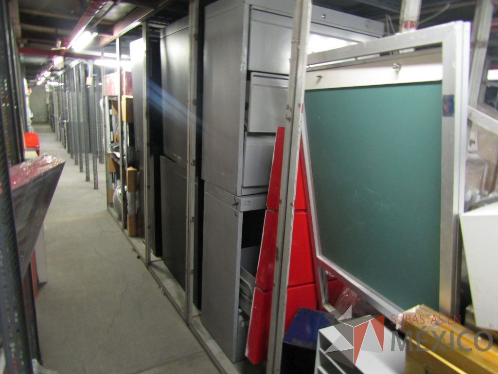 Lote 004 - Lote de 250 bienes diversos, aprox., (Cajoneras temporizadas, archiveros, artículos metálicos y de madera) - Imagen 53