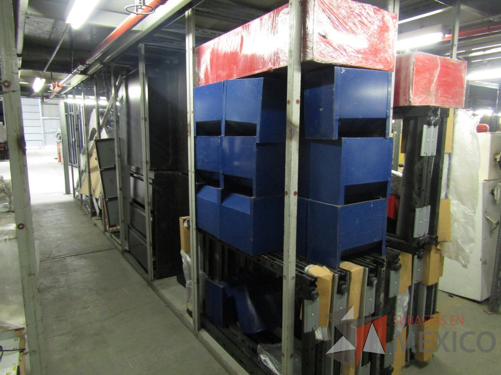 Lote 004 - Lote de 250 bienes diversos, aprox., (Cajoneras temporizadas, archiveros, artículos metálicos y de madera) - Imagen 8