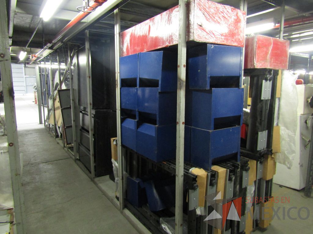 Lote 004 - Lote de 250 bienes diversos, aprox., (Cajoneras temporizadas, archiveros, artículos metálicos y de madera) - Imagen 45
