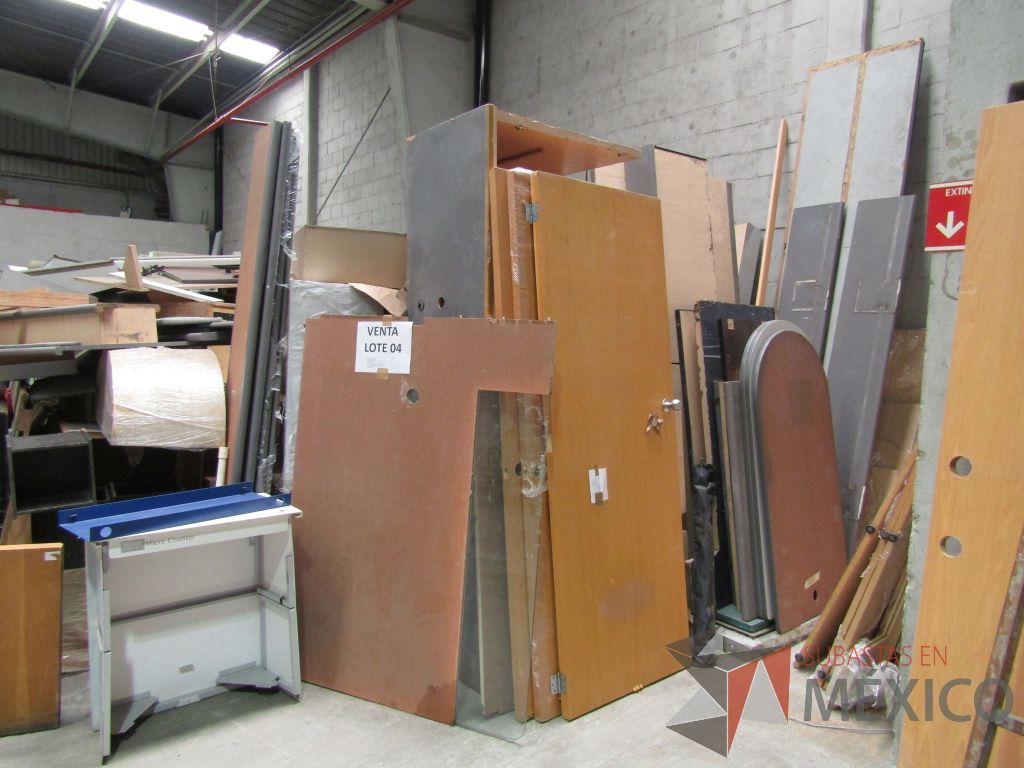 Lote 004 - Lote de 250 bienes diversos, aprox., (Cajoneras temporizadas, archiveros, artículos metálicos y de madera) - Imagen 30