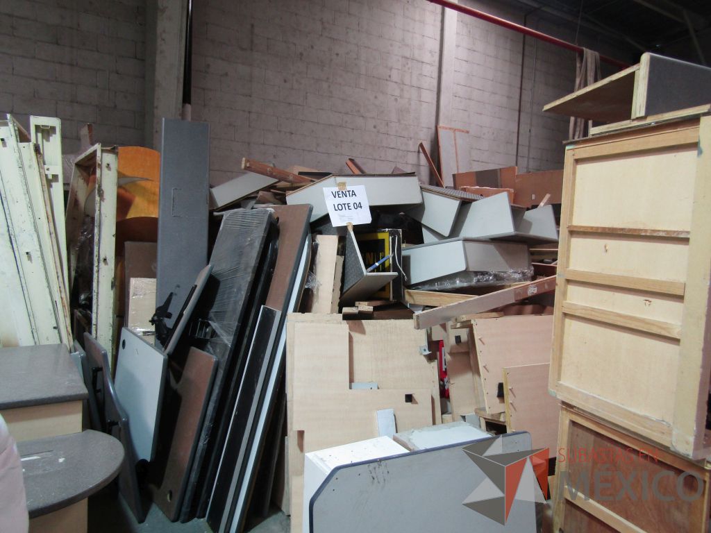 Lote 004 - Lote de 250 bienes diversos, aprox., (Cajoneras temporizadas, archiveros, artículos metálicos y de madera) - Imagen 18