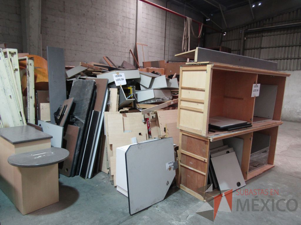 Lote 004 - Lote de 250 bienes diversos, aprox., (Cajoneras temporizadas, archiveros, artículos metálicos y de madera) - Imagen 13