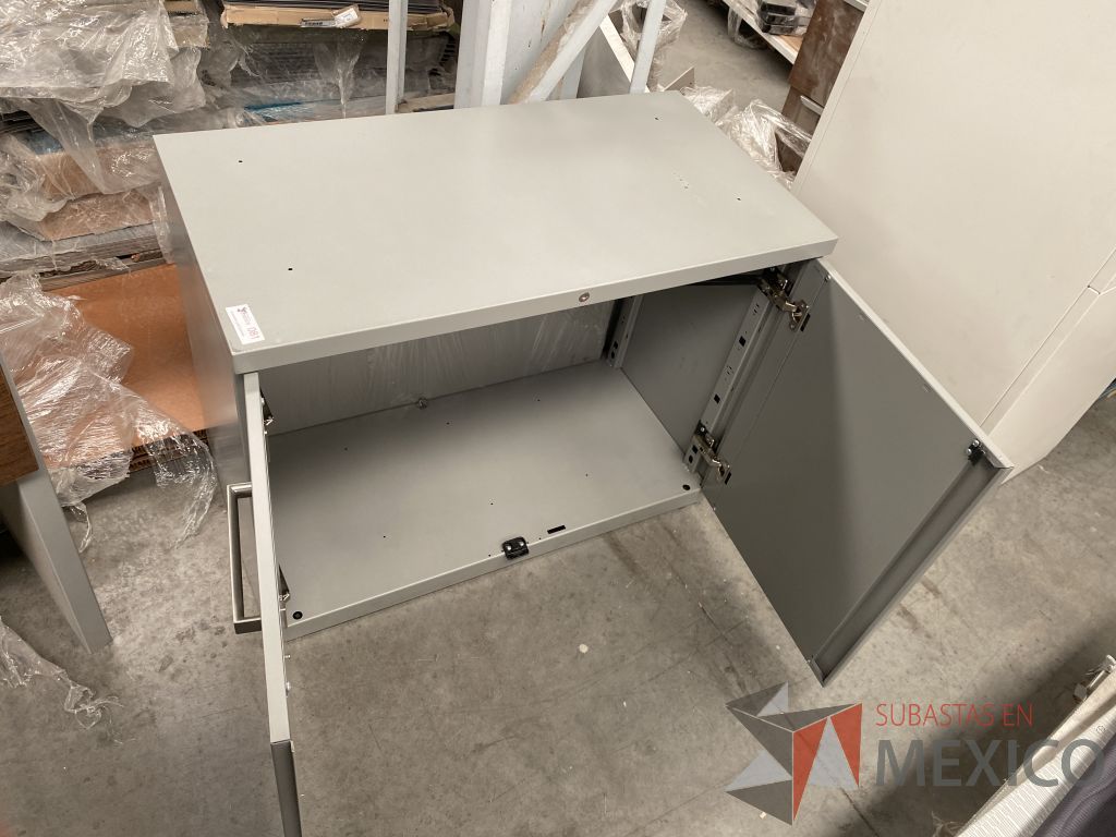 Lote 059 - Gabinete de metal con 2 puertas. - Imagen 5
