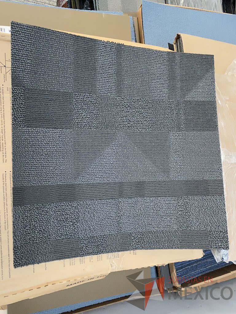 Lote 060 - 24 piezas alfombra modular color gris, Modelo: 86505, 8.6 m2 - Imagen 2