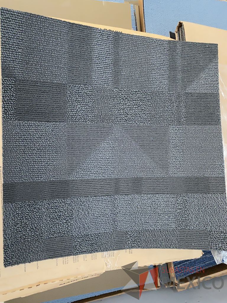 Lote 060 - 24 piezas alfombra modular color gris, Modelo: 86505, 8.6 m2 - Imagen 4