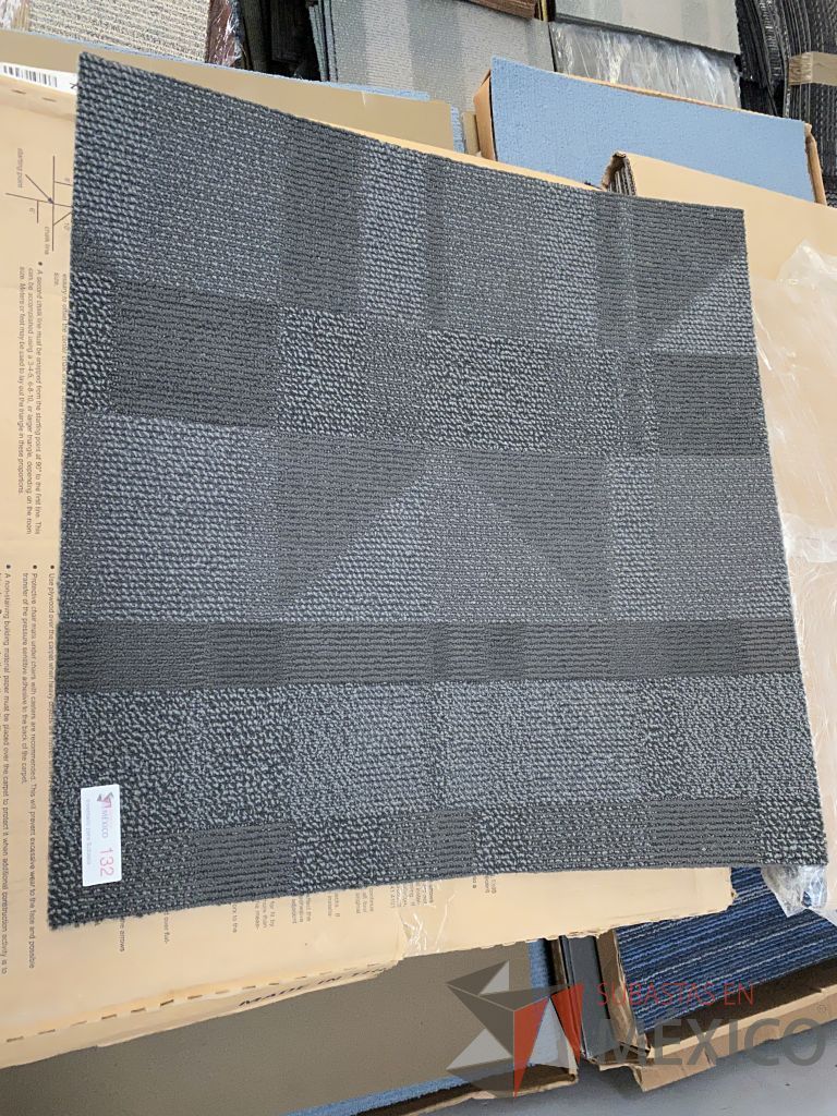 Lote 060 - 24 piezas alfombra modular color gris, Modelo: 86505, 8.6 m2 - Imagen 6