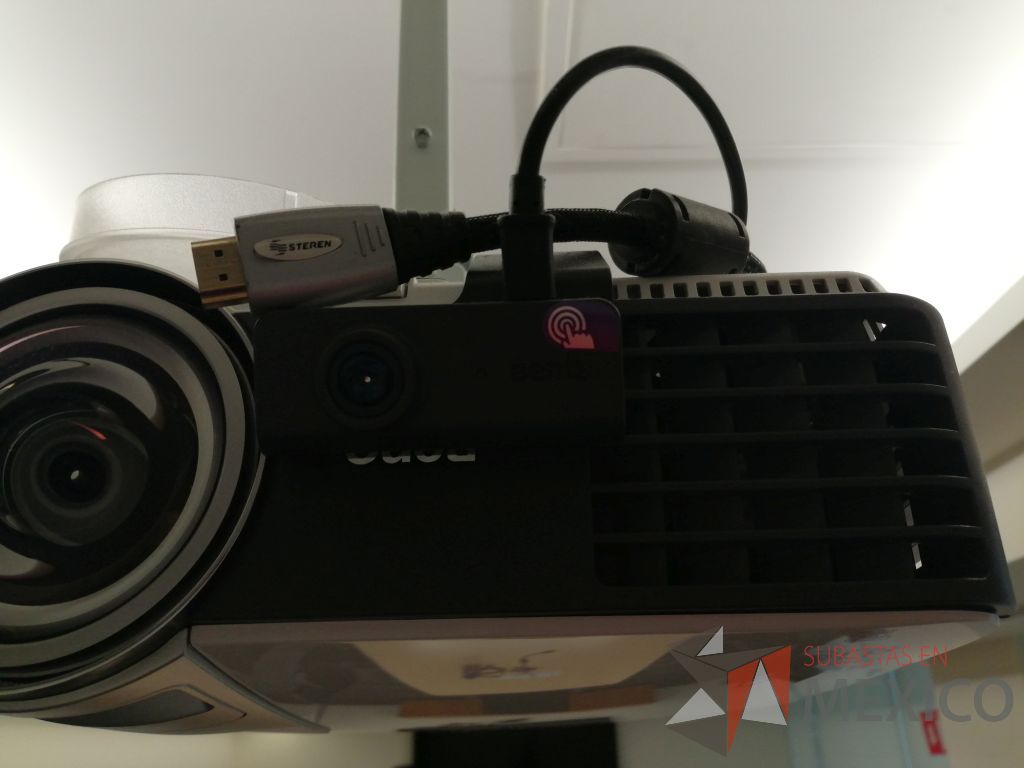 Lote 029 - Proyector. S/N:PDH5F03541000 Y Camara de video, Marca: BENQ., incluye soporte - Imagen 6