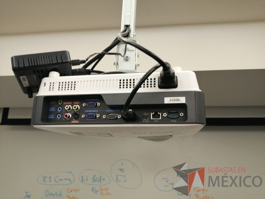 Lote 029 - Proyector. S/N:PDH5F03541000 Y Camara de video, Marca: BENQ., incluye soporte - Imagen 13