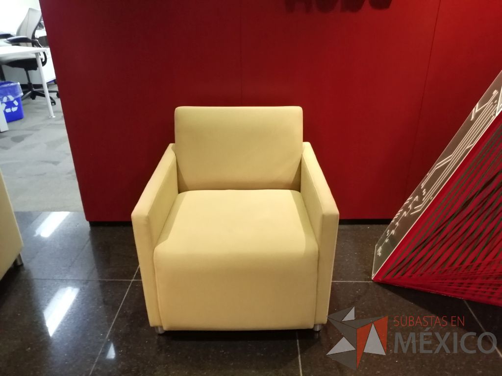 Lote 060 - 2 Sillones de 1 plaza en tela color beige - Imagen 9