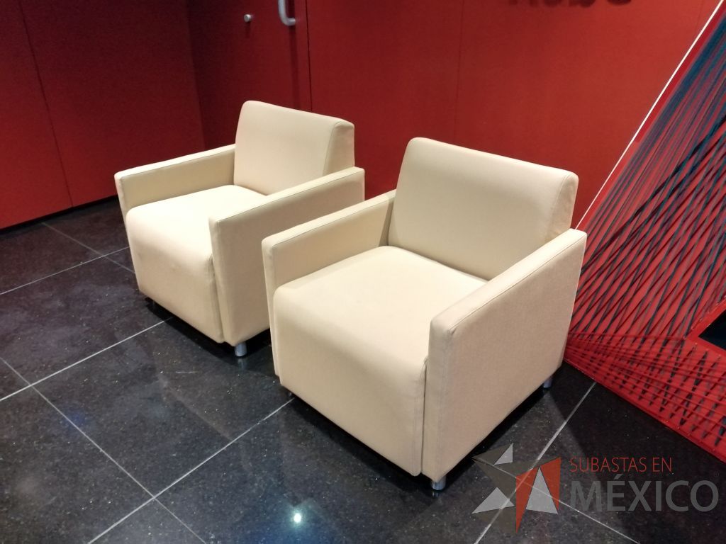Lote 060 - 2 Sillones de 1 plaza en tela color beige - Imagen 15