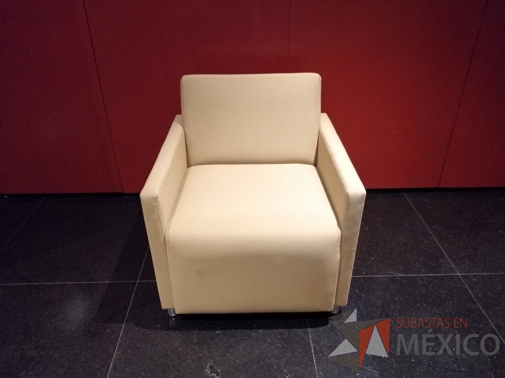 Lote 060 - 2 Sillones de 1 plaza en tela color beige - Imagen 16