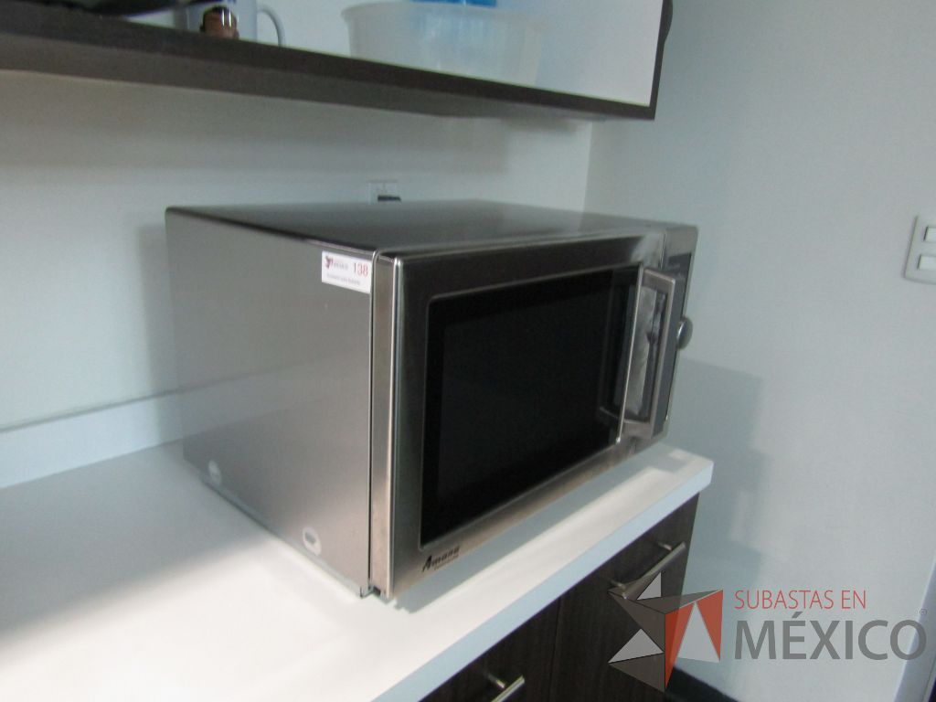Lote 047 - Horno de microondas. Modelo: RCS10DSE, Marca: AMANA - Imagen 2