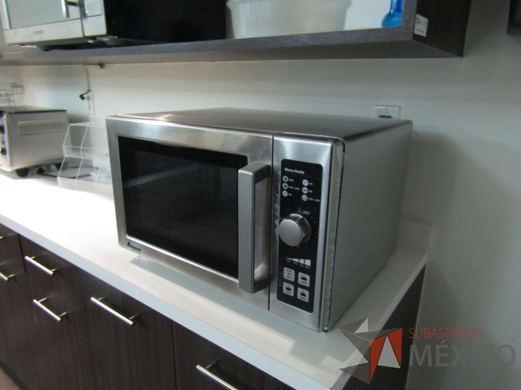 Lote 047 - Horno de microondas. Modelo: RCS10DSE, Marca: AMANA - Imagen 4