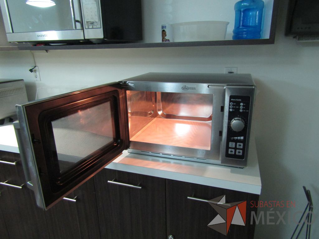 Lote 047 - Horno de microondas. Modelo: RCS10DSE, Marca: AMANA - Imagen 10