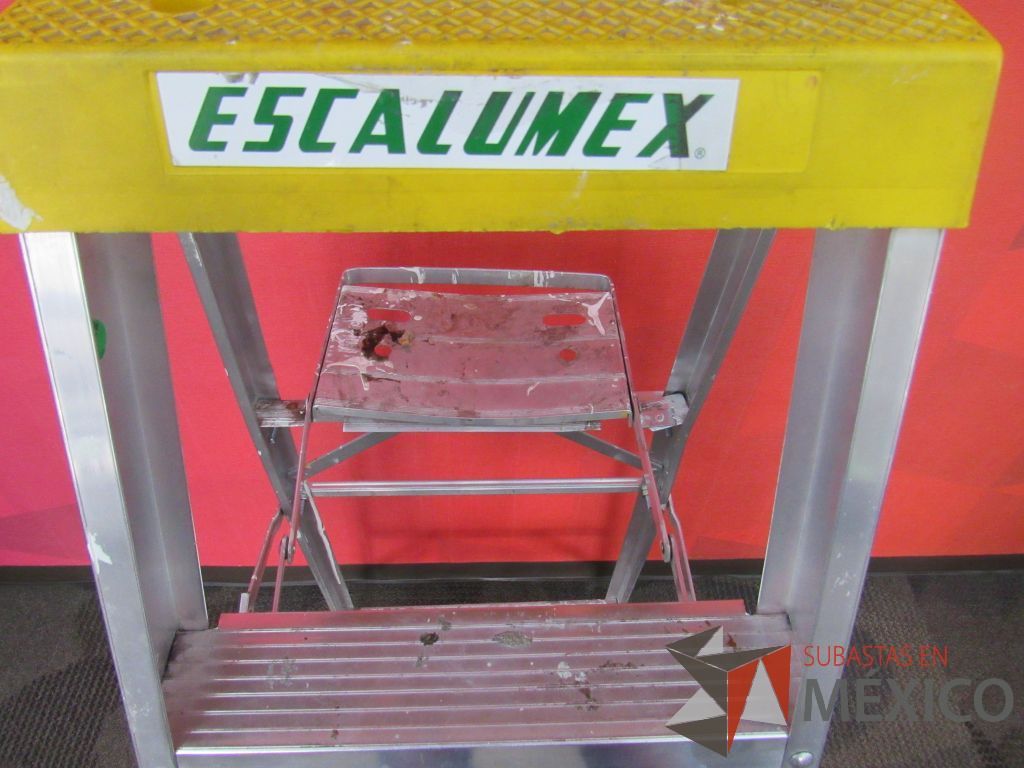 Lote 085 - Escalera de aluminio con capacidad de carga de 91 kg - Imagen 5