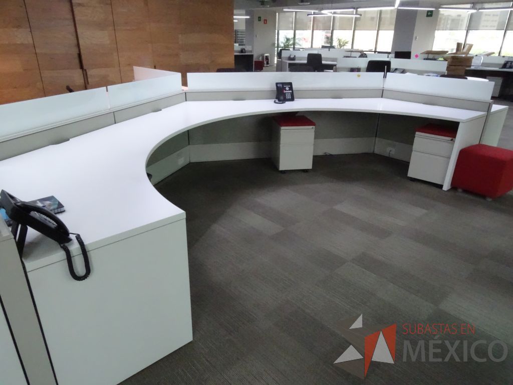 Lote 001 - Estación de trabajo para 9 personas de mampara baja seminueva, Marca: Haworth - Imagen 10