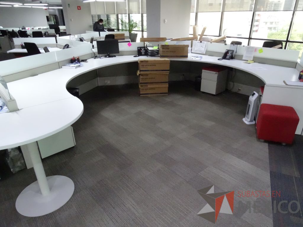 Lote 008 - Estación de trabajo para 17 personas de mampara baja seminueva, Marca: Haworth - Imagen 12