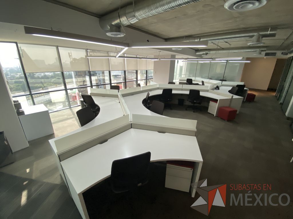Lote 008 - Estación de trabajo para 17 personas de mampara baja seminueva, Marca: Haworth - Imagen 2
