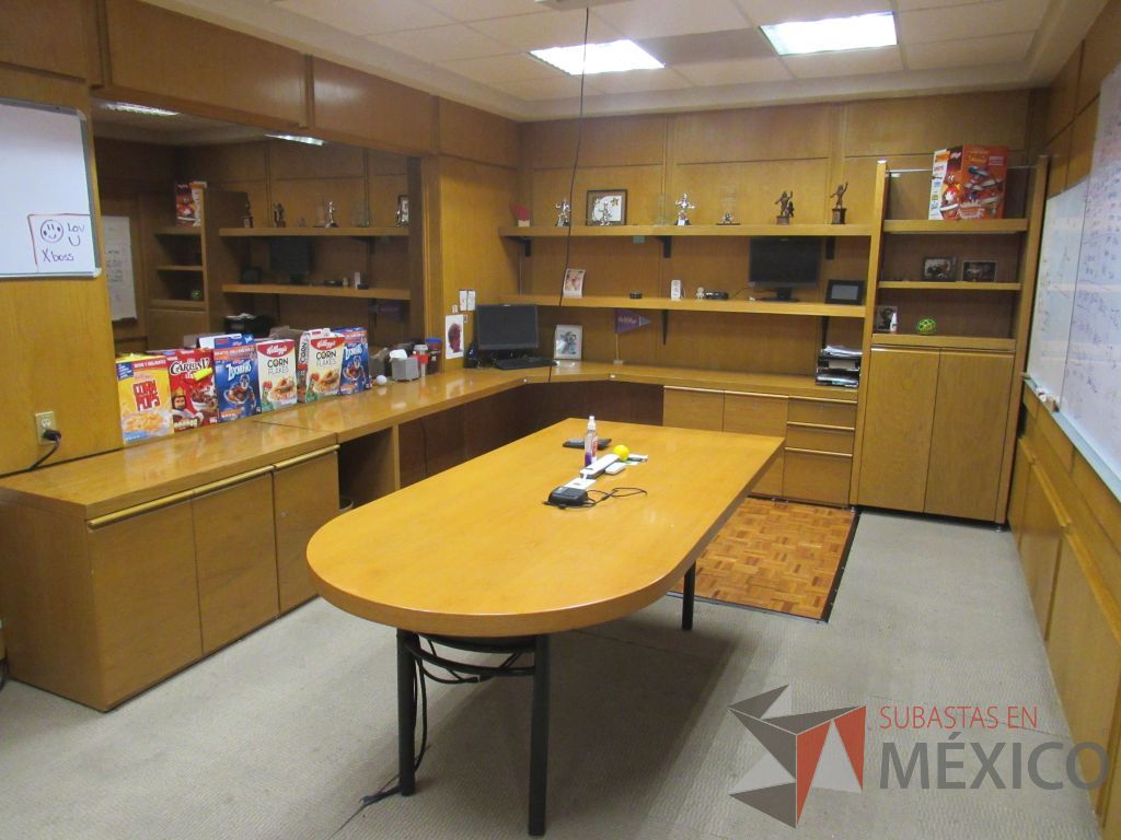 Lote 001 - Oficina Ejecutiva con Escritorio, Mesa de trabajo, 2 Gabinetes y Credenza - Imagen 6