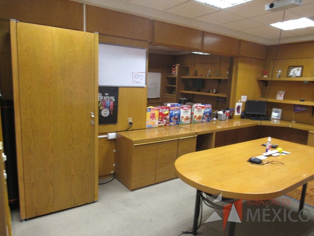 Lote 001 - Oficina Ejecutiva con Escritorio, Mesa de trabajo, 2 Gabinetes y Credenza - Imagen 8