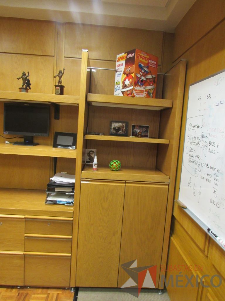 Lote 001 - Oficina Ejecutiva con Escritorio, Mesa de trabajo, 2 Gabinetes y Credenza - Imagen 12