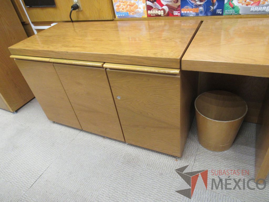 Lote 001 - Oficina Ejecutiva con Escritorio, Mesa de trabajo, 2 Gabinetes y Credenza - Imagen 15