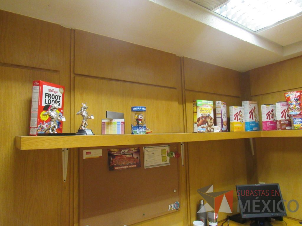 Lote 077 - Oficina Ejecutiva con Escritorio en escuadra, Mesa de trabajo, Repisa y Gabinete - Imagen 14