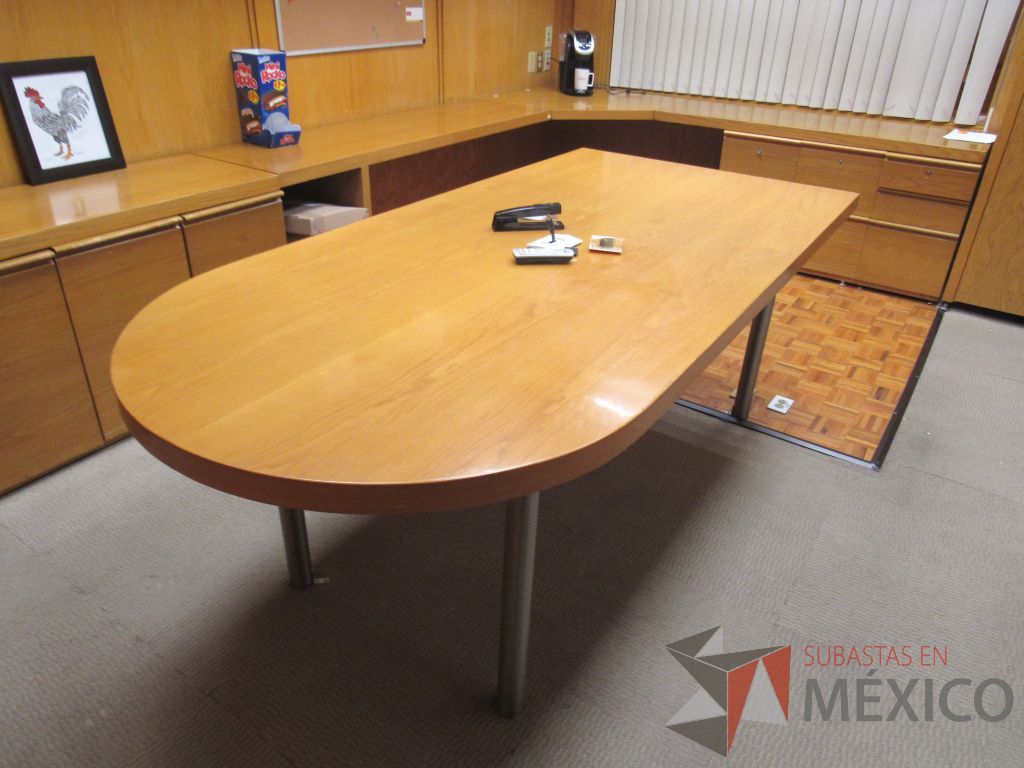 Lote 088 - Oficina Ejecutiva con escritorio en escuadra, mesa de trabajo, credenza... - Imagen 7