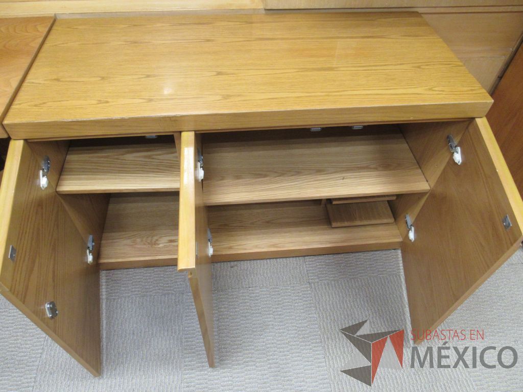 Lote 064 - Oficina Ejecutiva con Escritorio en escuadra, Credenza, 2 Gabinetes... - Imagen 10