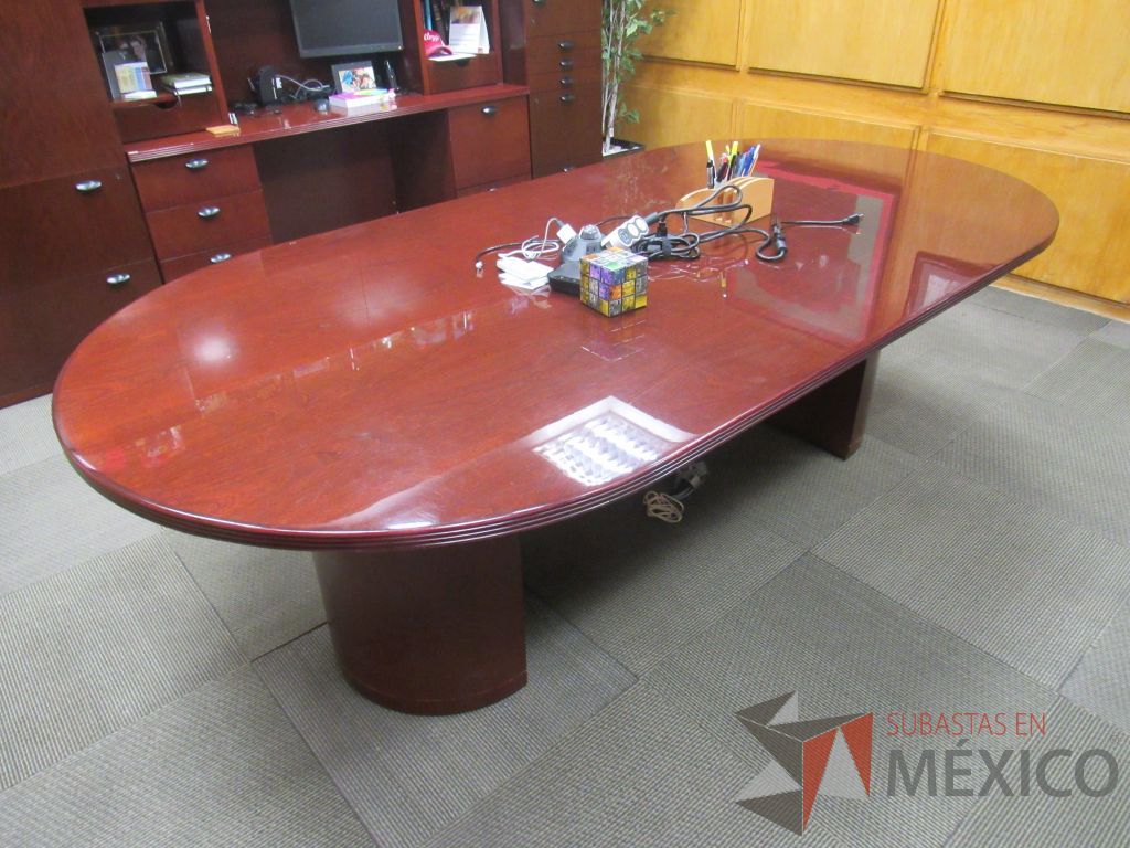 Lote 002 - Oficina Ejecutiva con Escritorio tipo madera, Gabinete y Mesa de juntas - Imagen 7