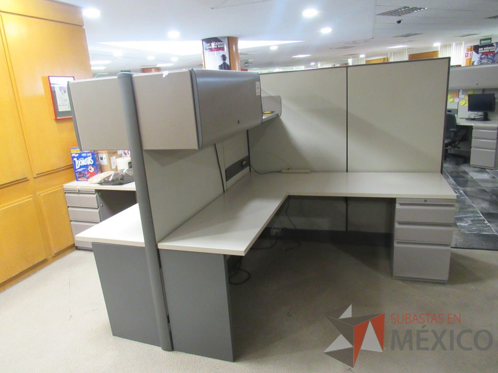 Lote 008 - Estación de trabajo de mampara alta para 2 personas con 1 archivero de pedestal de 3 cajones - Imagen 8