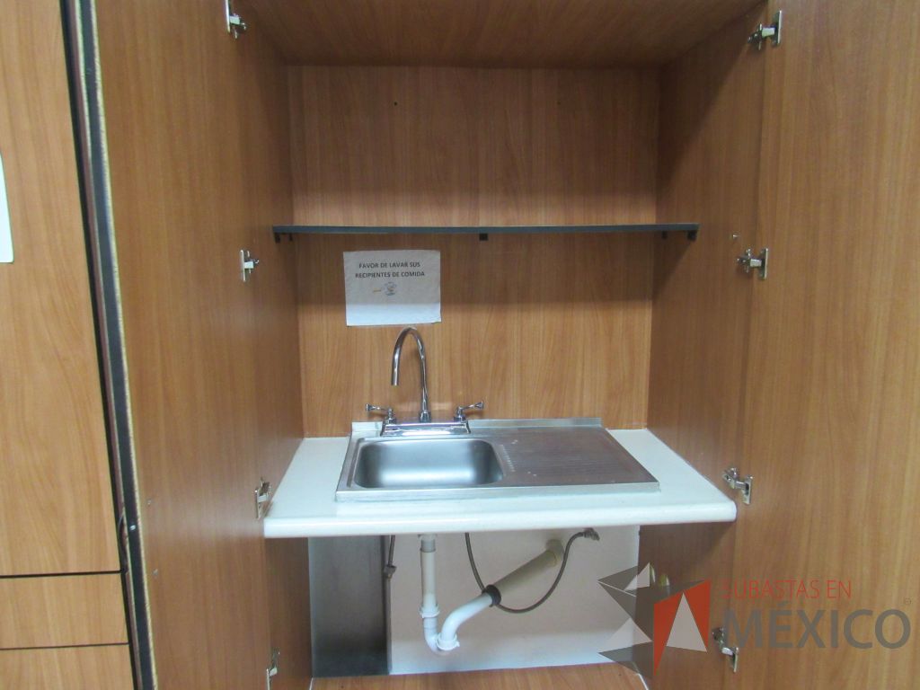 Lote 121 - Gabinete alto de 2 puertas con tarja de acero inoxidables - Imagen 6