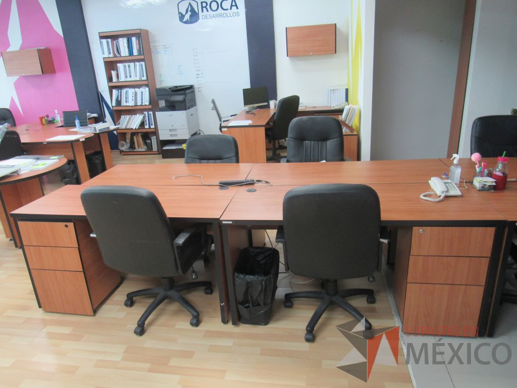 Lote 097 - Estación de trabajo para 10 personas con 10 archiveros verticales de 3 cajones - Imagen 21